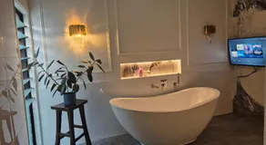 RESIDENTIAL 4 BEDROOM House - Image 3