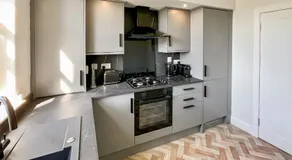 Queen Street Apartments 3 - Image 3