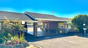 Golden Grain Motor Inn - Image 5