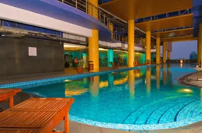 Merlynn Park Hotel - Image 4