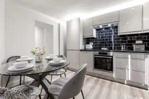 Victoria Apt | 2 bedroom Parking Wi-Fi | Cozy Pads - Image 4