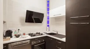 Metro Apartment - Image 2