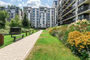 Lumina I Spacious 2BR Apartment with Parking I AC I Balcony I in Warsaw - Image 4