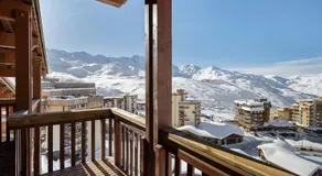 Luxury Penthouse with Mountain View & Fireplace - Image 3