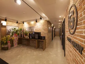 Hotel Gray - Image 4