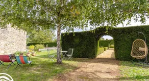 Évasion Romantique au Prieuré avec Jardin en Anjou, Petit-Déjeuner Inclus - FR-1-622-63 - Image 5