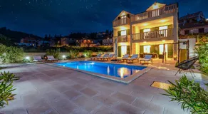 Villa Janie with a pool for up to 16 people - Image 3