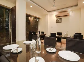 Sheldon Hotel - Image 4