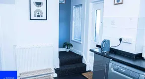 2ndHomeStays-Walsall- A Charming 3-Bed Home with Landscape View - Suitable for Contractors and Families -Large Parking for 3 Vans - Sleeps 7- 7 mins to J10 M6 and 21 mins to Birmingham - Image 5