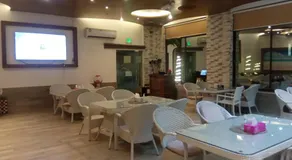 Corniche Palace Hotel - Image 4