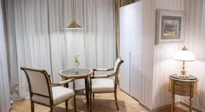Seven Luxury Suites - Image 4