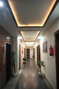 Hotel Taj Sarovar - Image 4