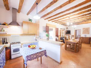 Spacieuse villa conviviale et familiale avec barbecue, piscine privée et terrasse | Vue jardin | Parfaite pour le travail à distance - Image 4