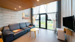 Fox Loves the Moon Pool Villa & Glamping - Image 3