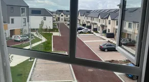 Stylish SuperKing and King Ensuite Bedrooms in Dublin-Free Parking- 15 min Airport - Image 3
