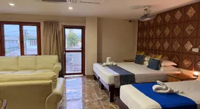 Cape Town Hotel - Image 2