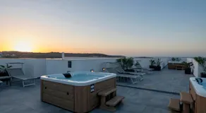 HORIZON SUITES by the Sea - Image 3