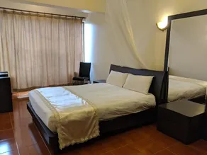 Prestige Hotel Suites - Image 2