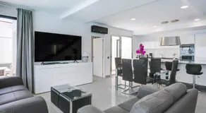 Two Dreams Luxury Villa - Image 2