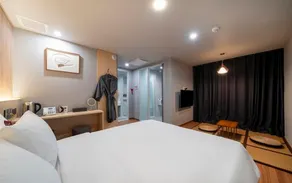 Shinchon Mayven Hotel - Foreign Tourist Tax Return Hotel - Image 1