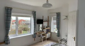 Holly Trees Guest Accommodation - Image 5