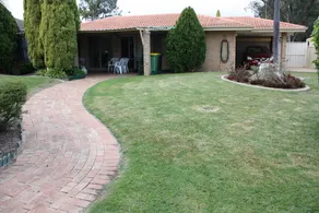 Canal Time Holiday Home - Great Value - Image 3