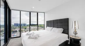 Modern Chic 1-Bedroom Apartment with Parking - Image 2