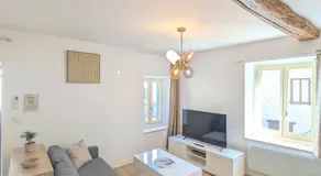 La Tour - Appartement rénové, calme et confortable - Image 2