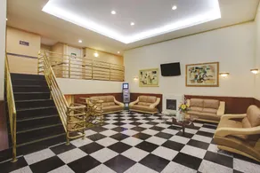 La Quinta Inn by Queens (New York City) - Image 2