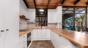 Historical cottage in the hills - Image 4