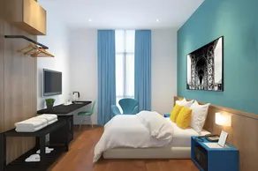 S Hotel - Image 2