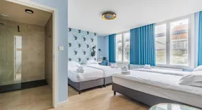 The Black Swan Hotel - Image 2