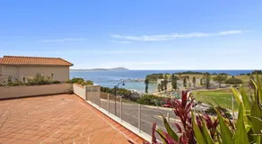 Amazing Views, Luxury Apartment, Easy Walk To Terrigal Village - Image 4