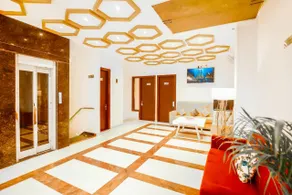 hotel crystal empire - Image 2