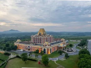 Shanghaitan International Hotel - Image 4