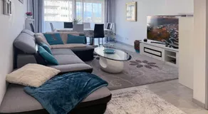 Chez Vélia Grand 4 pièces, parking privé et emplacement idéal - Image 2