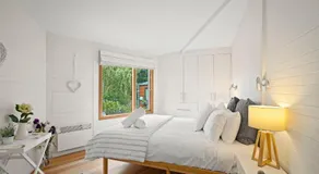 Blissful Birchs Bay - Gorgeous 3 Bedroom House - Image 2