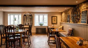 The Three Horseshoes - Image 5