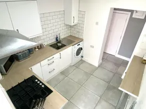 2 Bed Town Centre Nr Theatre Free Park Wi-Fi & garden - Image 5