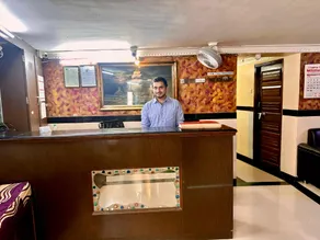 Hotel Metro Plaza Near BARC - Image 3