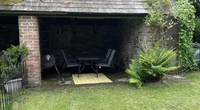 Stunning 2-bedroomed Cottage - Image 4