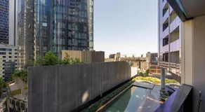 Luxury 2 Bedroom High Rise CBD Apartment with Gym and Pool - Image 5