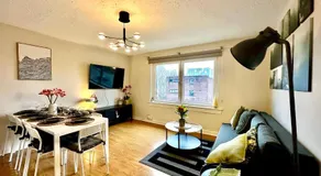Relaxing Modern Apartment with 6 beds, New Furniture&Repair - Image 3