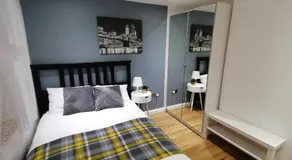 Lovely 2-Bed Apartment in Coventry - Image 2