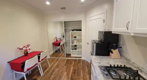 Adorable modern guesthouse with full kitchen - Image 3