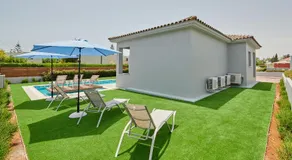 Angie Luxury Beach Villas - Image 4