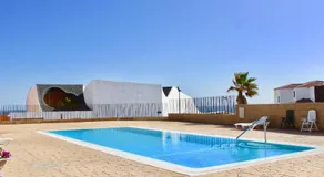 Sunny Ocean View Apartment - Image 3
