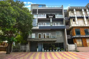Super Townhouse Rohini Sector 23 - Image 5