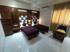 Hotel Viram & Guest House - Image 2