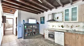 Elegant Villa in Granada with Pool and Garden - Image 3
